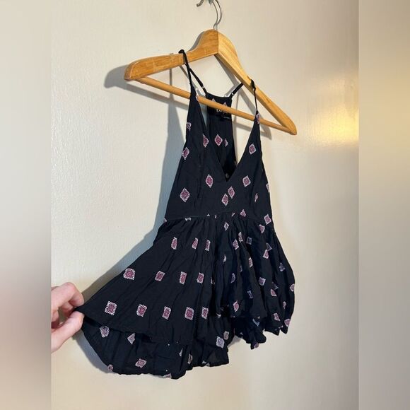 Black Express Patterned Hi-Low Tank Size XS EUC - Picture 4 of 7